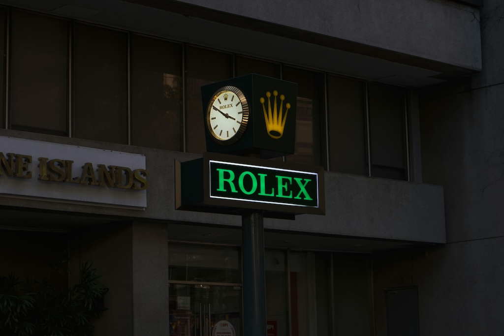 Rolex sign in London
